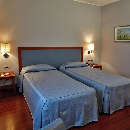 デル カンポ 4* マテーラ