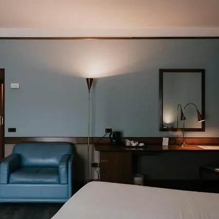 デル カンポ 4* マテーラ