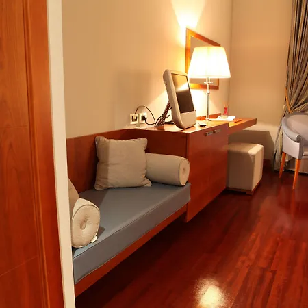 デル カンポ 4* マテーラ